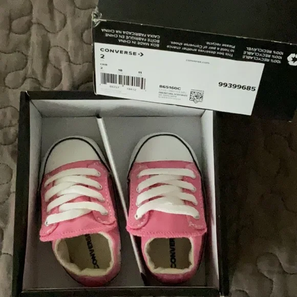 Pink Baby Shoes Converse  **New In Box - Picture 2 of 5